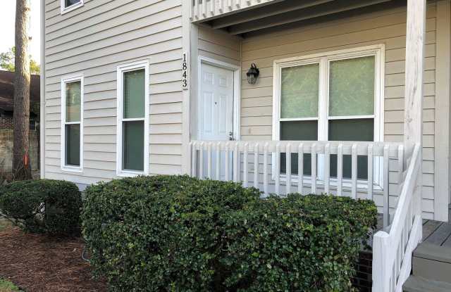 Welcome to the 2 Bed 2 Bath Bottom Floor Condo in Savannah Court, located in the vibrant city of Wilmington, NC. photos photos