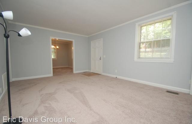 1194 Thomas Rd. Gallery 3