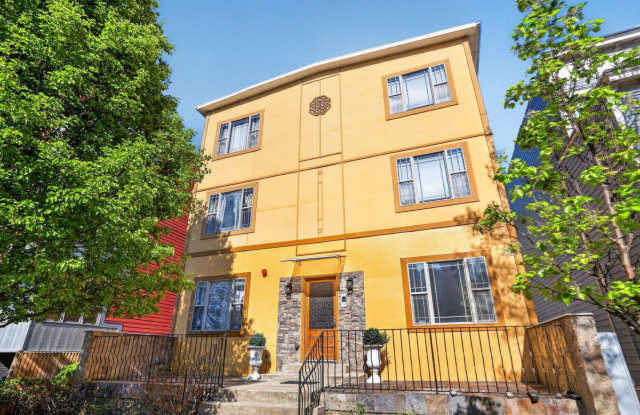 Spacious Two-Level Loft with Gated Parking in Park View! photos photos Spacious Two-Level Loft with Gated Parking in Park View! photos photos