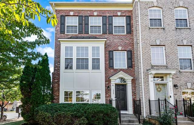 Close to I-95 and Downtown Fredericksburg - 1200 Wilcox Avenue, Fredericksburg, VA 22401