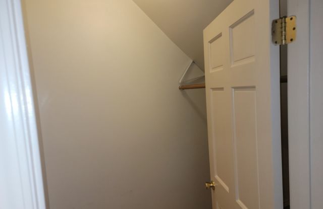 1635 South Burnside Avenue Gallery 4