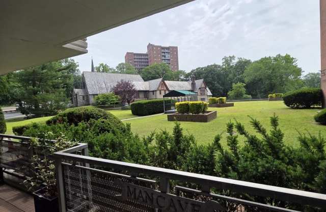 4901 Henry Hudson Parkway Gallery 3