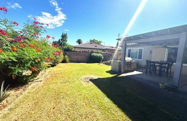 Beautiful Single story house Indian Palms Country Club. Gated Community with Tons of upgrades Gallery 4