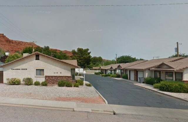 2 Bedroom Townhouse with a Garage! Gallery 1