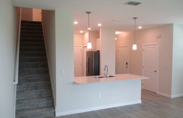 9048 Tecumseh Drive Gallery 4