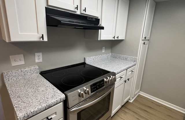 1005 Sunset Drive photos photos