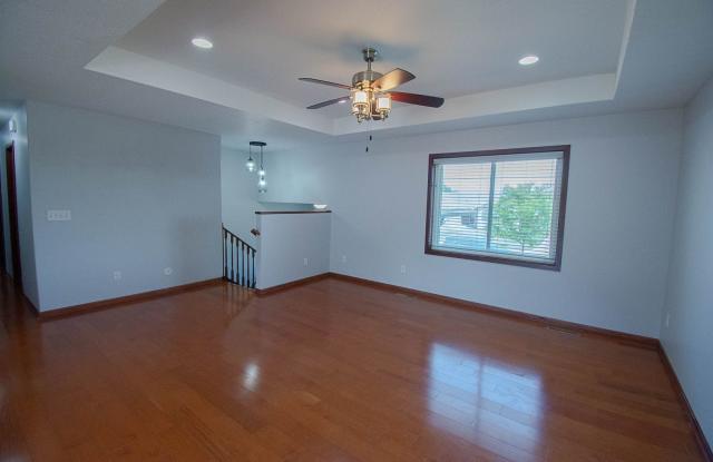 Beautiful NW Rochester home w/upgraded finishes! Gallery 4