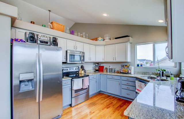 Gorgeous Home in Pronghorn Meadows! Gallery 4