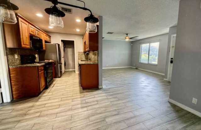 11881 Sturbridge Ln Gallery 4