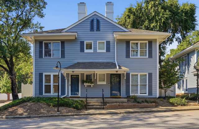 AVAILABLE NOW! UPDATED END-UNIT TOWNHOME-NEAR FIVE POINTS & VILLAGE DISTRICT Gallery 1