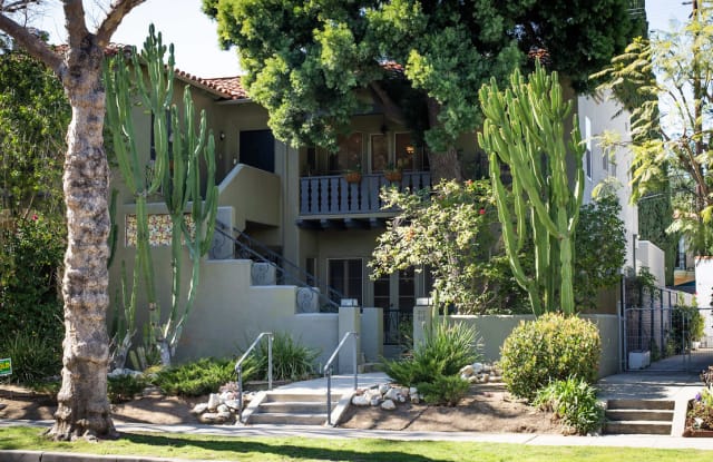 215 N ALMONT DR - 215 North Almont Drive, Beverly Hills, CA 90211