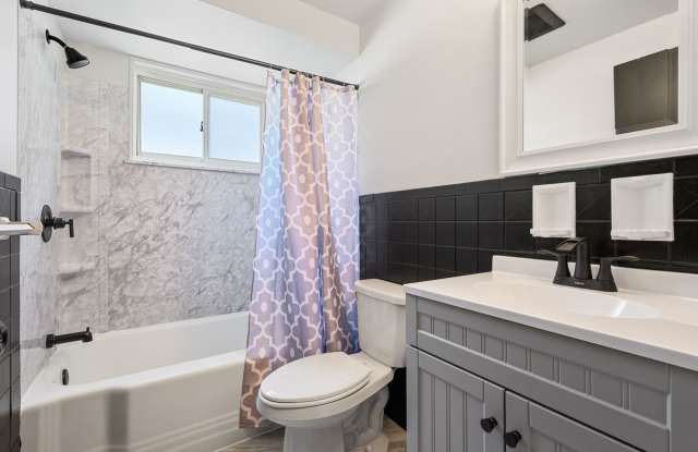 Stunning 3 bedroom home in West Mifflin available now! Gallery 3