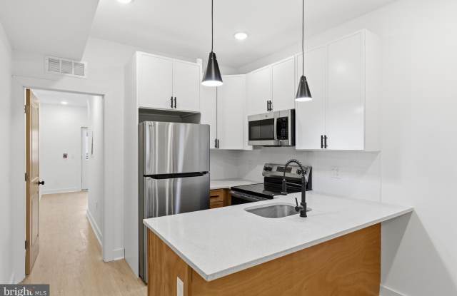 863 N 43RD Street unit: 2 photos photos