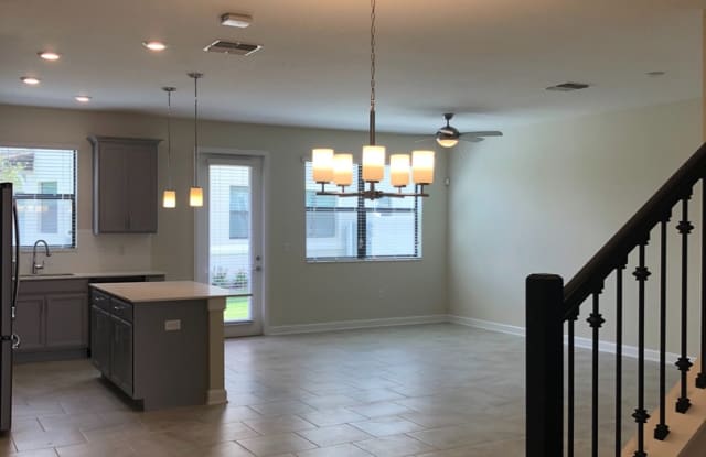 Champions Gate 3 bed 2.5 bath Town home 12 Month Rental Gallery 3