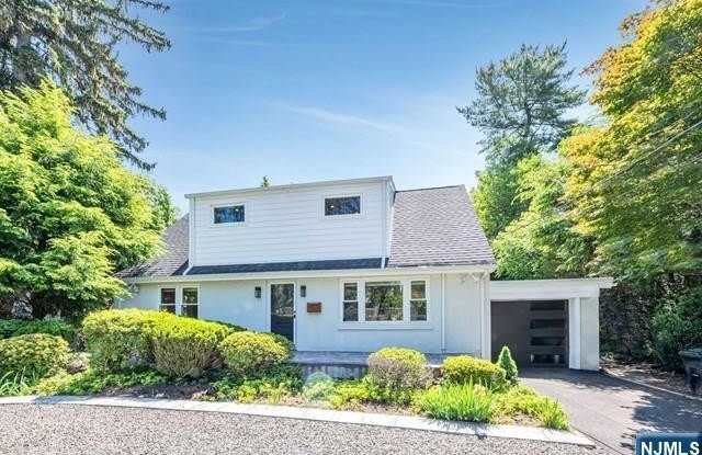 35 Giles Road - 35 Giles Road, Harrington Park, NJ 07640