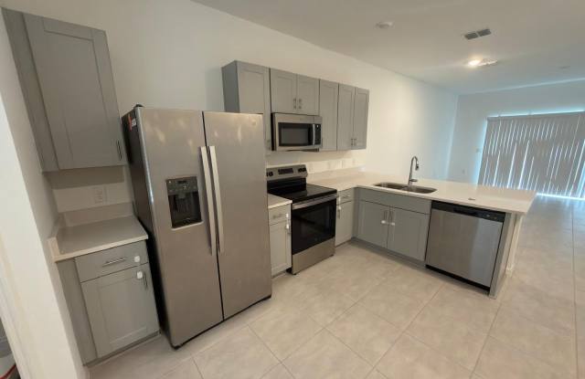 2984 SKYLINE Loop Gallery 2