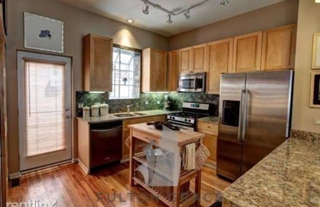 1140 W Newport Ave Q - 1140 West Newport Avenue, Chicago, IL 60657