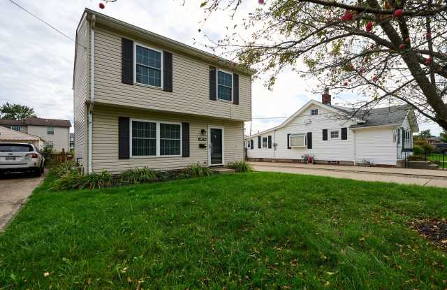 Spacious 3-Bedroom Eastlake Home with Two-Car Garage Gallery 1