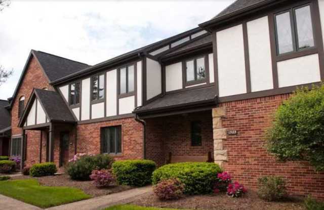 1585 Stone Mansion Dr photos photos