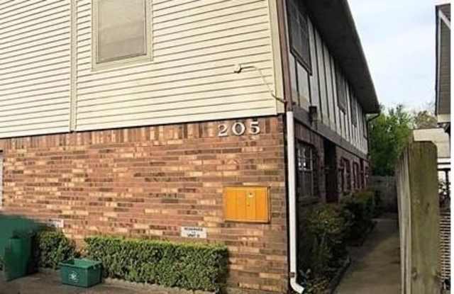 205 CLEARVIEW Parkway - 205 Clearview Parkway, Metairie, LA 70001