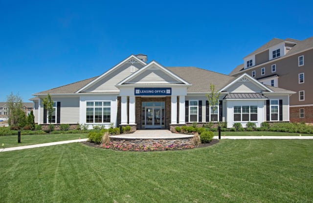 Woodmont Townsquare Gallery 2