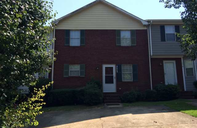 FRESHLY UPDATED TOWHOME. photos photos