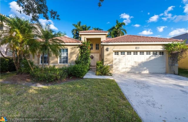 572 Cambridge Dr - 572 Cambridge Drive, Weston, FL 33326