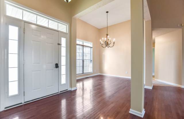 Three Bedroom with Bonus! Gallery 3