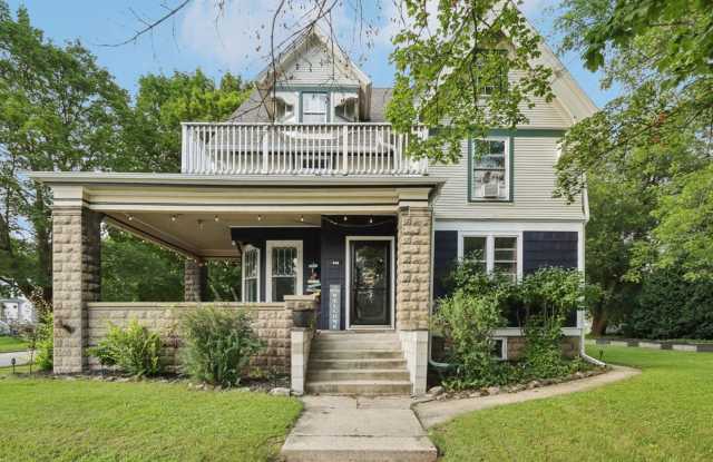Beautiful 2 Bedroom Lower Duplex Waukesha photos photos