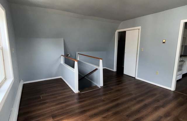 96 Cummings St Gallery 1
