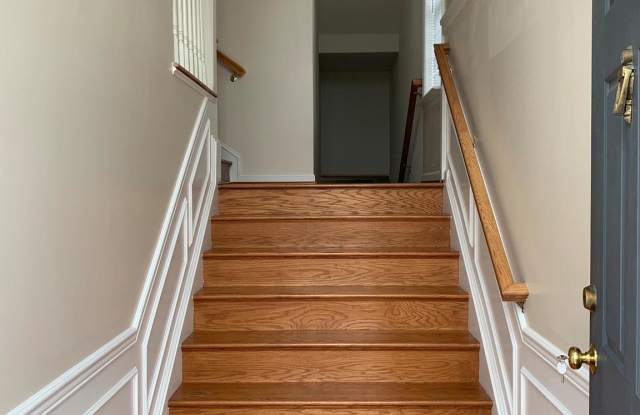 938 CREEK PARK ROAD Gallery 3