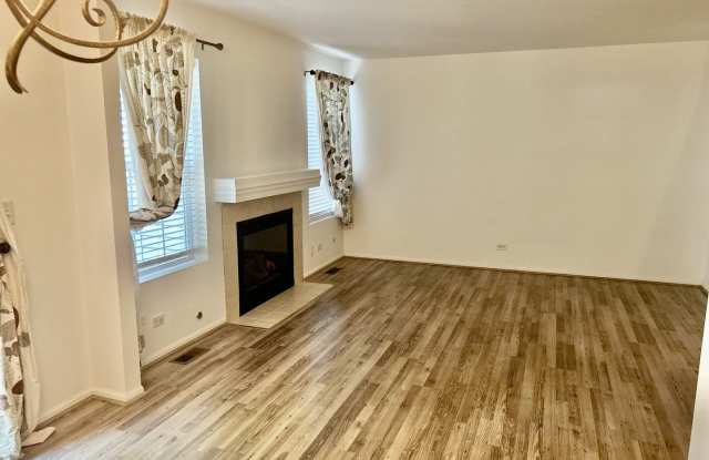 2375 Stoughton Circle Gallery 2