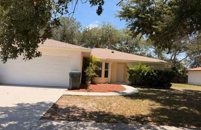 Centrally located 3/2 with 2 car garage. Pet friendly. Lawncare included. photos photos