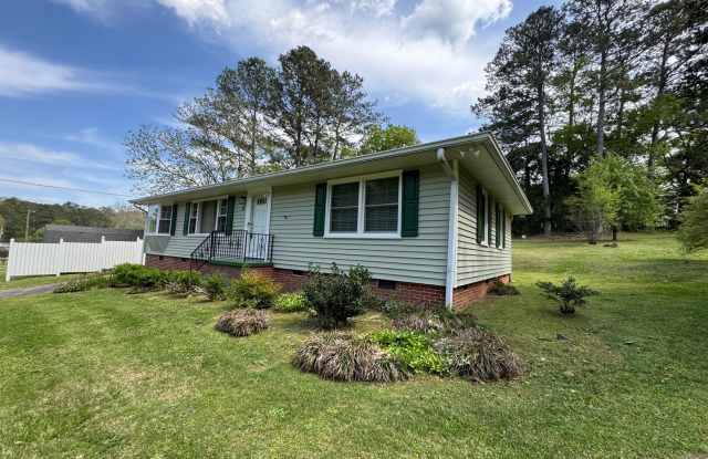 Cozy 3/1 House in East Rome- $1,495 photos photos