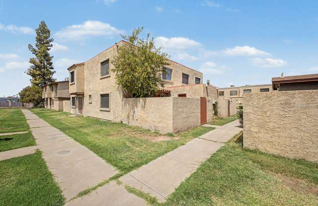 4051 W. Reade Ave - Remodeled 2 bedroom 1 bath Townhouse near condo 43rd Ave and Camelback. Gallery 1