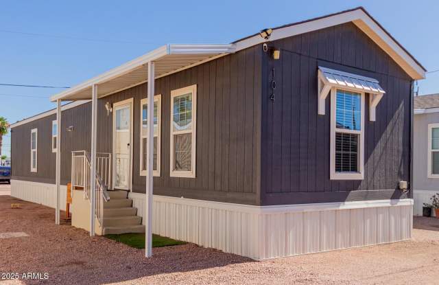 2605 W Van Buren Street lot: 104 photos photos