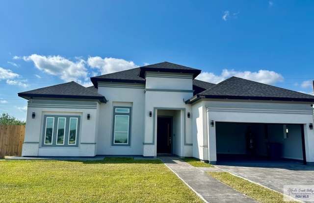 7005 HELICONIA DR Gallery 1
