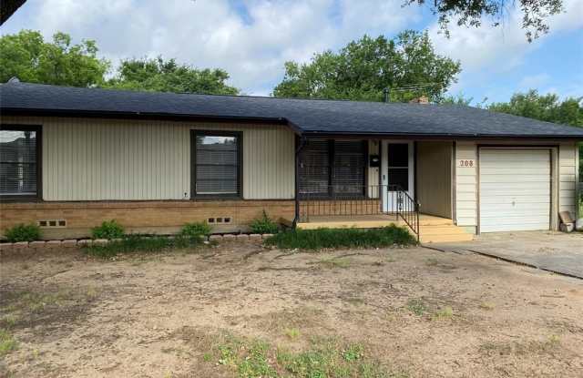 208 Hancock Street - 208 Hancock Street, Arlington, TX 76013