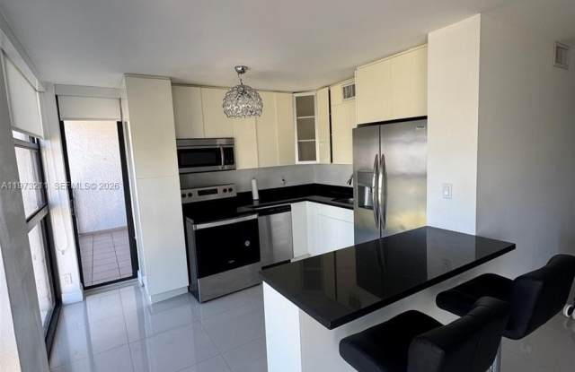 400 Leslie Dr photos photos