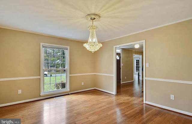 9301 LANGFORD COURT Gallery 4