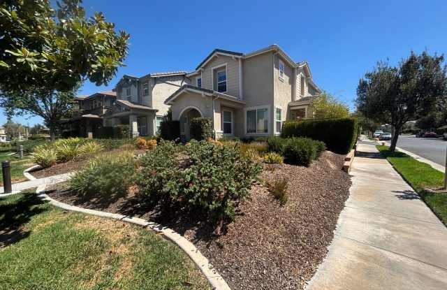 Valencia Single-Family Home for Rent in Creekside! photos photos