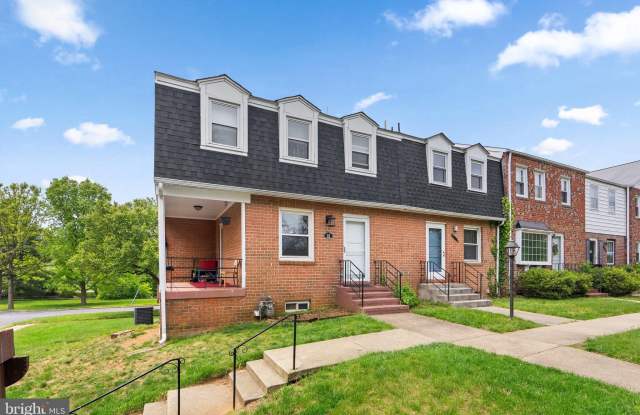 81 WATKINS PARK Drive Gallery 2