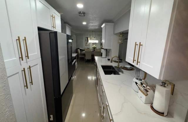 6704 Inwood photos photos