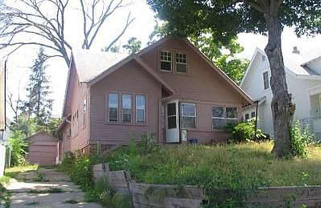 4273 Wirt St – 4 Bed/2 Bath 1.5 Story Home in Benson | Hardwood Floors, Arched Doorways, Detached Garage photos photos