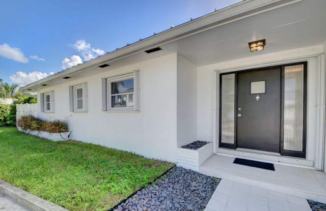 1171 Bimini Ln - 1171 Bimini Lane, Riviera Beach, FL 33404