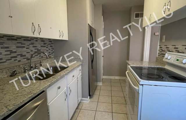 Condo for rent in Homewood *ACCEPTS SECTION 8* Gallery 4