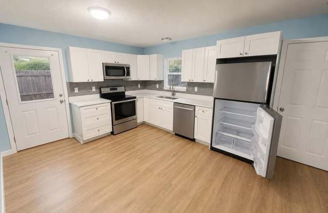 3835 18TH Avenue S Gallery 2