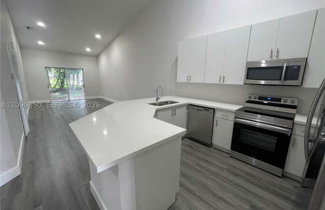 1178 NE 32 ND AVENUE photos photos