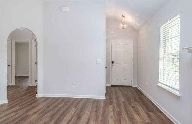 485 Country Club Drive Gallery 3