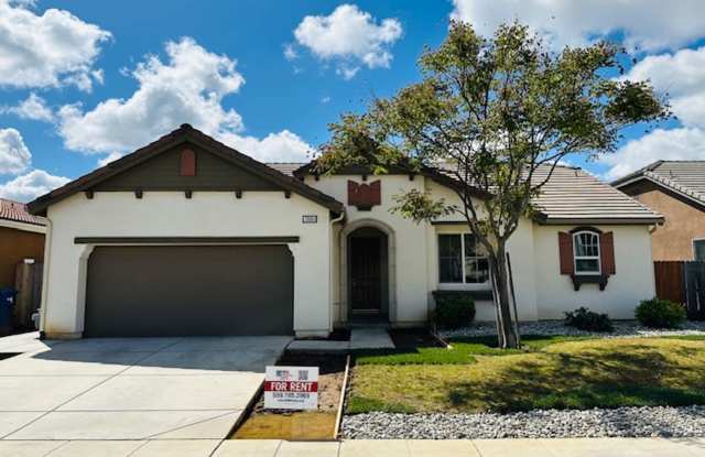 $2,250 Locan  Ashlan, 3 Bedroom - E. Giavanna, Fresno photos photos